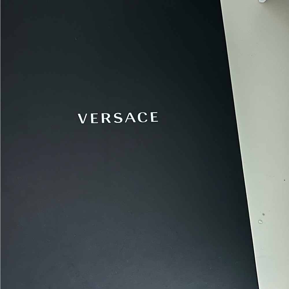 🔥Versace Gold Baroque Robe🔥 - Picture 3 of 11